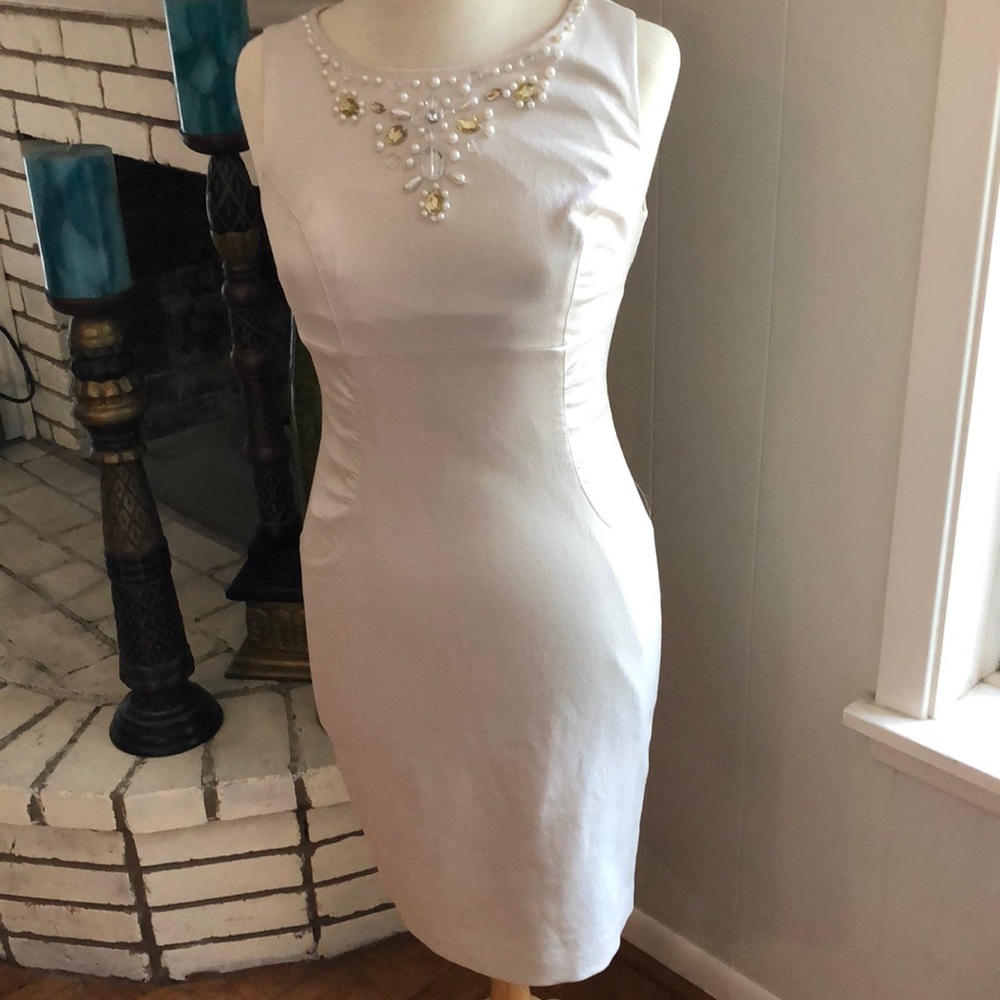 Gorgeous Beaded Dress…hard to tell unless you see all photos.  Truly flattering.